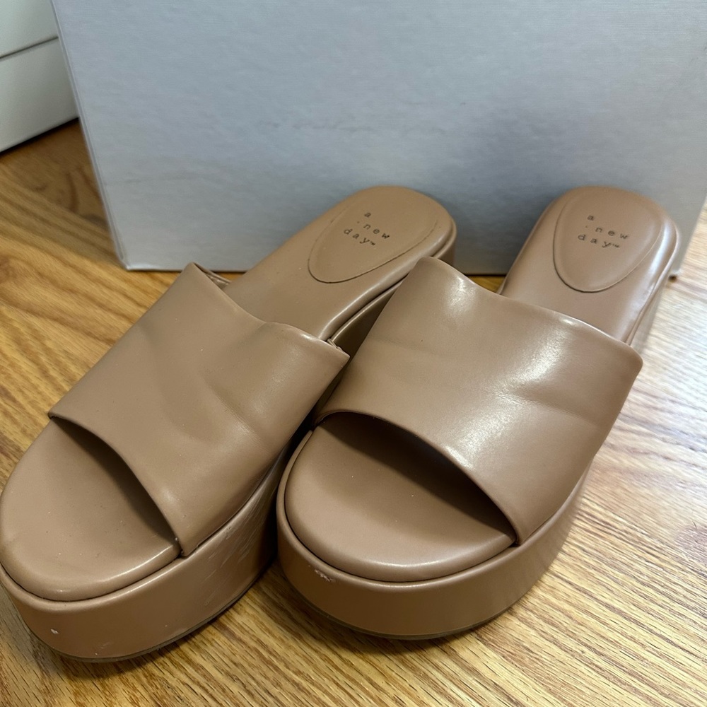 A New Day platform sandals Size 7